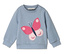 Hellblaues Sweatshirt mit pinkem Schmetterling.