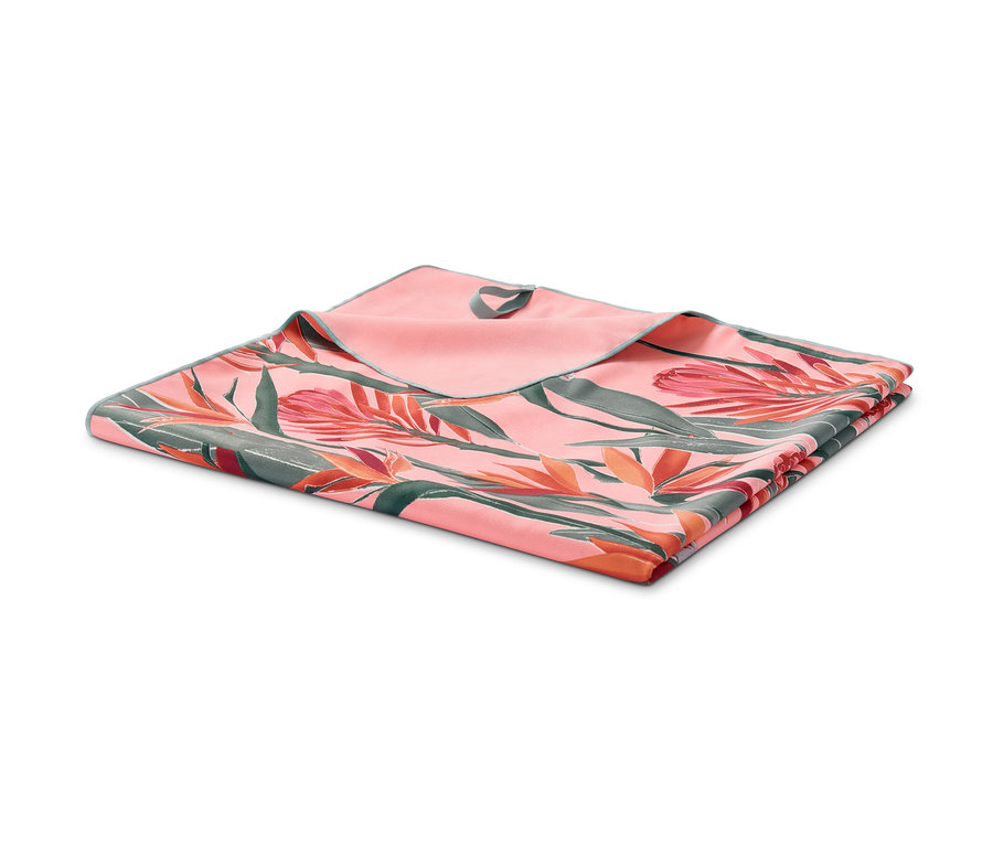 Extragroßes Strandtuch aus recycelter Microfaser mit tropischem Muster.