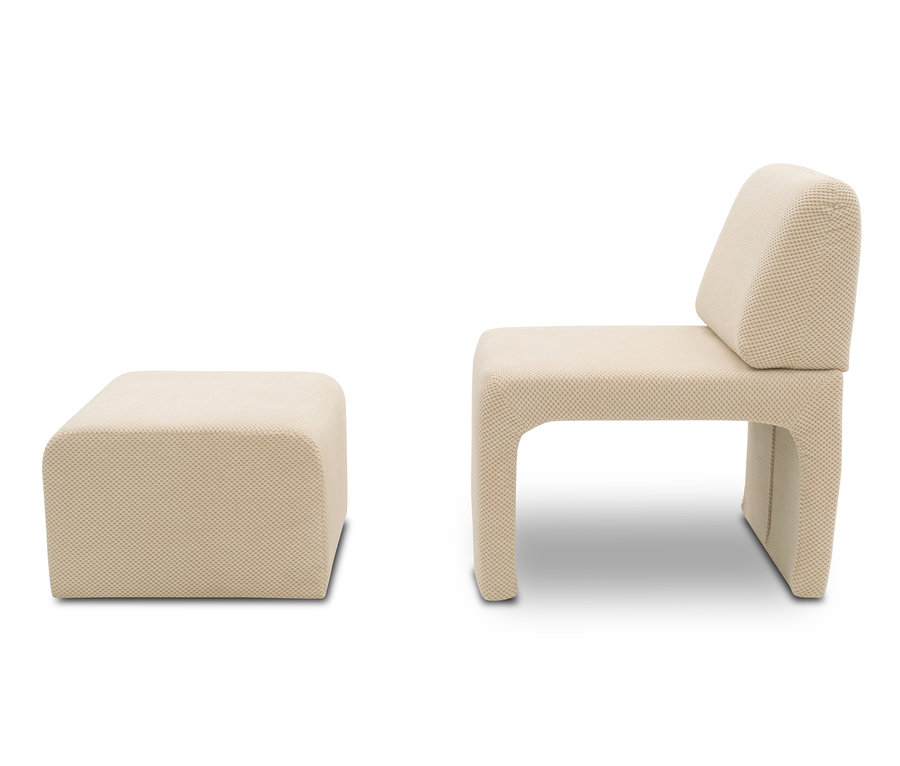 Beiger DOMO collection Sessel mit Hocker »Bergen« vor einem weißen Hintergrund.
