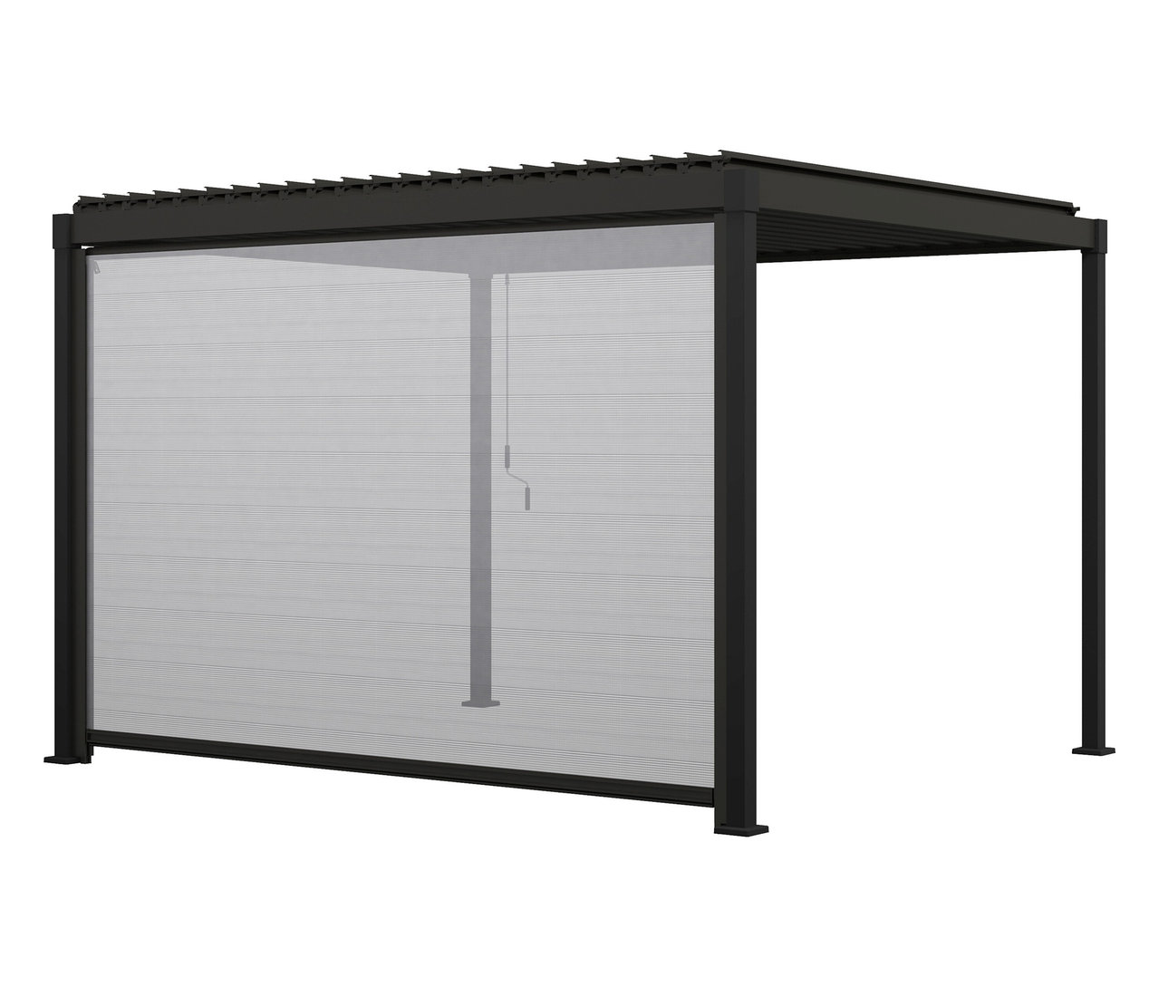 Schwarze Terrassenüberdachung mit heruntergelassenem Rollo an einer Seite.