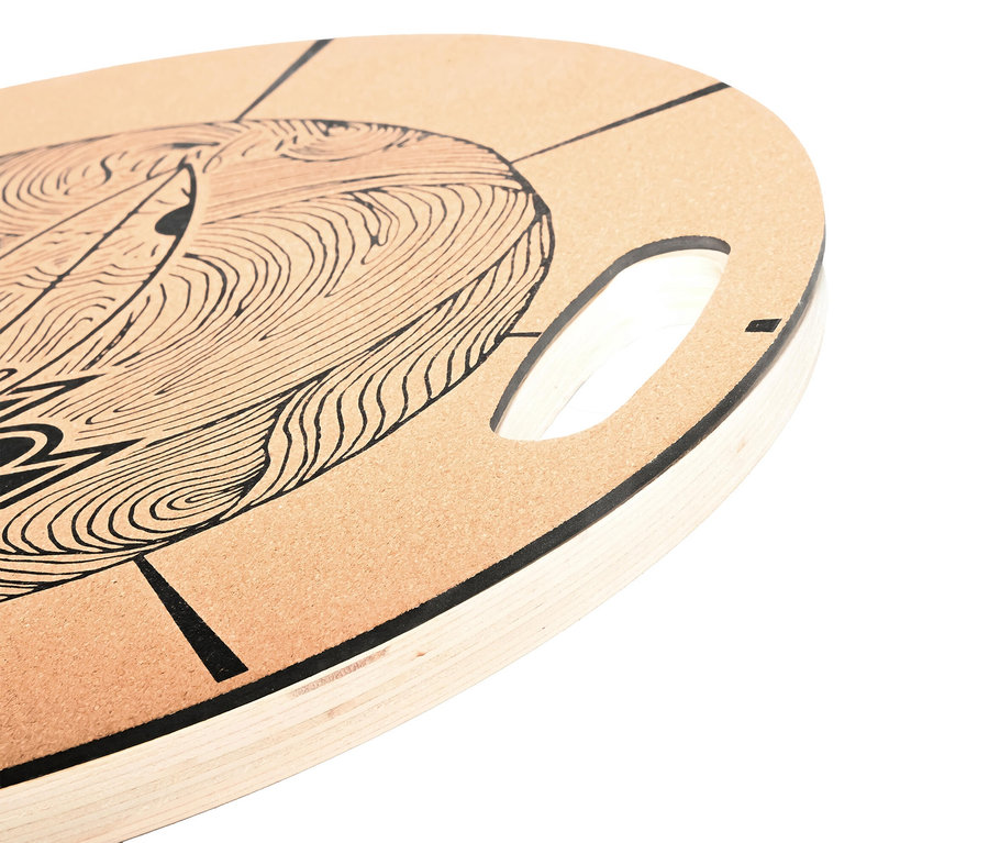 Nahaufnahme einer F2 Round Balance Plate mit Griffmulde und schwarzer Zeichnung auf hellbraunem Grund.