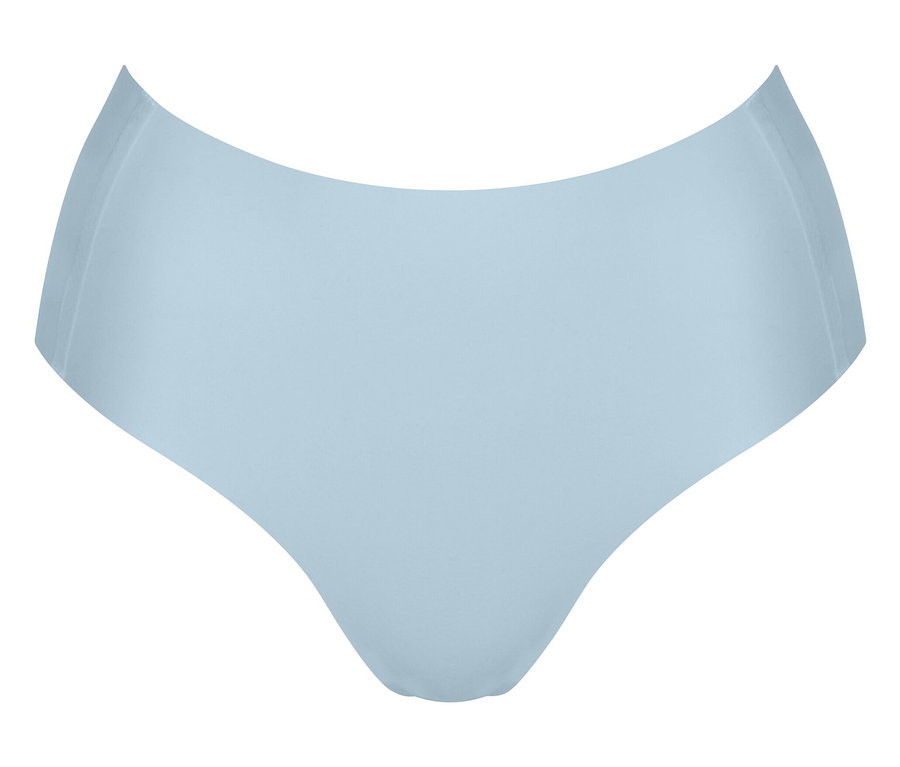 Hellblaue Damenunterwäsche auf weißem Hintergrund.