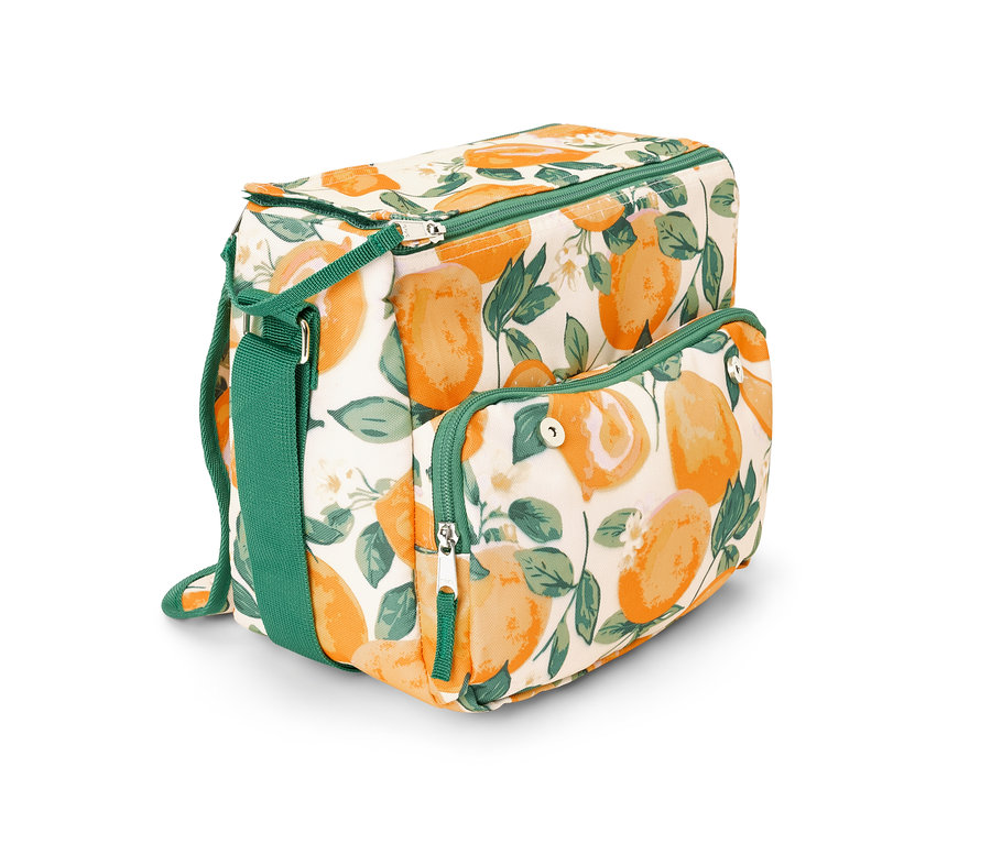Mini-Kühltasche mit Zitrusdruck, grünen Akzenten und Trageriemen.