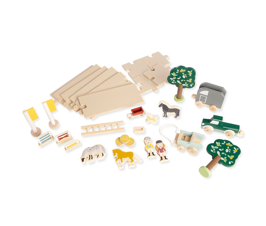 Pinolino Spielwelt »Reiterhof Lise« auf weißem Hintergrund.