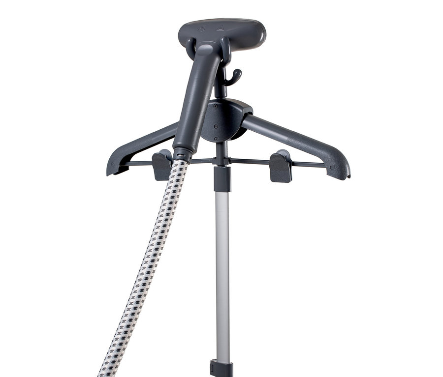 Grauer Ariete Dampfglätter »Steam Jet Pro« mit silberner Teleskopstange und schwarz-weiß gemusterter Schlauch.