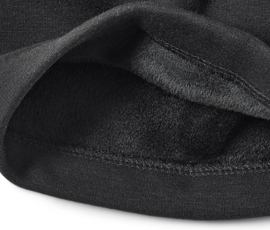 Detailansicht einer Sweatmütze.