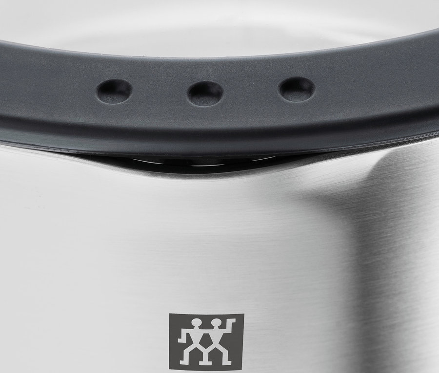 Detailansicht eines ZWILLING Kochtopfs »Simplify«, Teil eines 4-teiligen Sets, mit grauem Deckel.