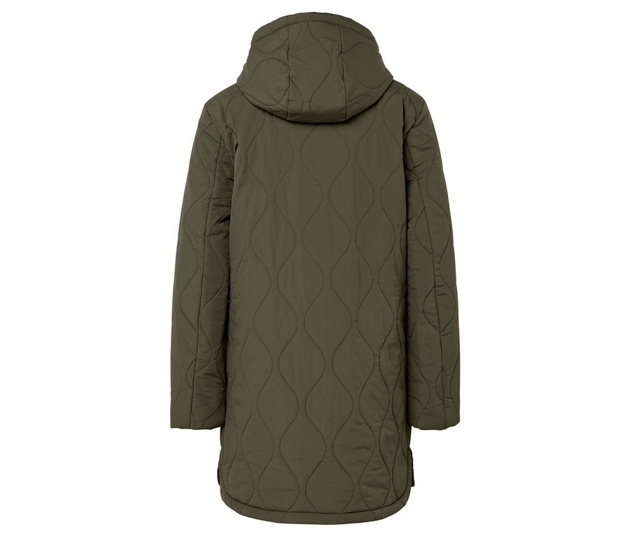 Rückansicht einer olivgrünen Steppjacke mit Kapuze.