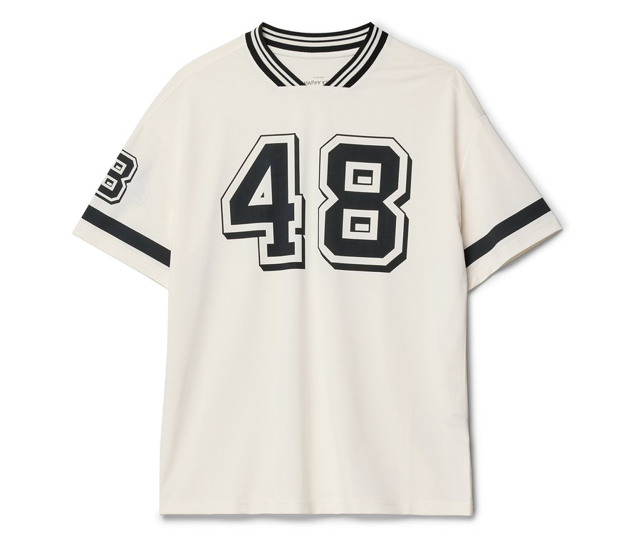 Ein cremefarbenes T-Shirt mit der schwarzen Zahl 48 auf der Vorderseite und der Zahl 3 auf dem Ärmel.