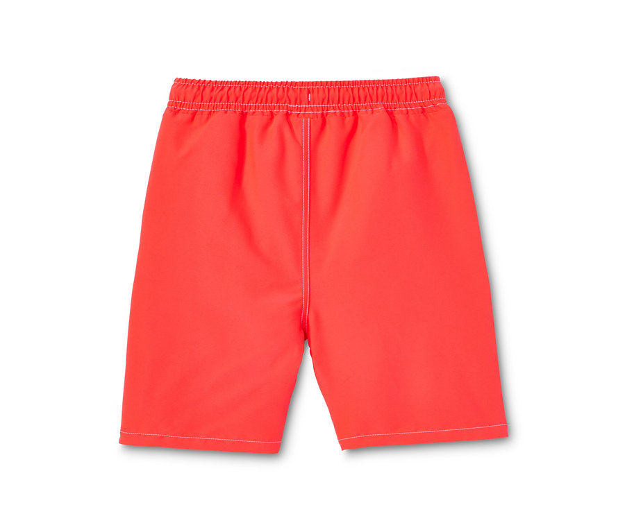 Rote Boardshorts.