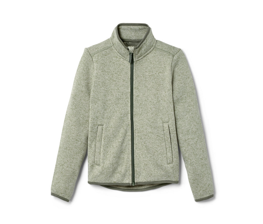 Eine grüne Strickfleece-Jacke mit einem Reißverschluss in der Mitte.