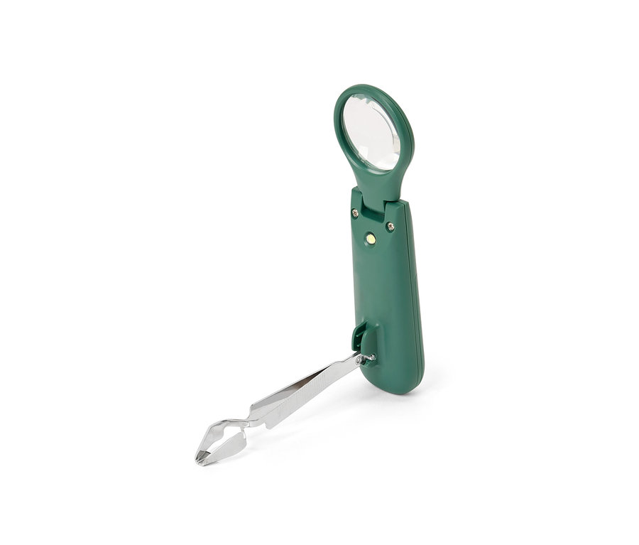 Ein grüner Tier-Zeckenentferner mit LED-Licht und Pinzette.