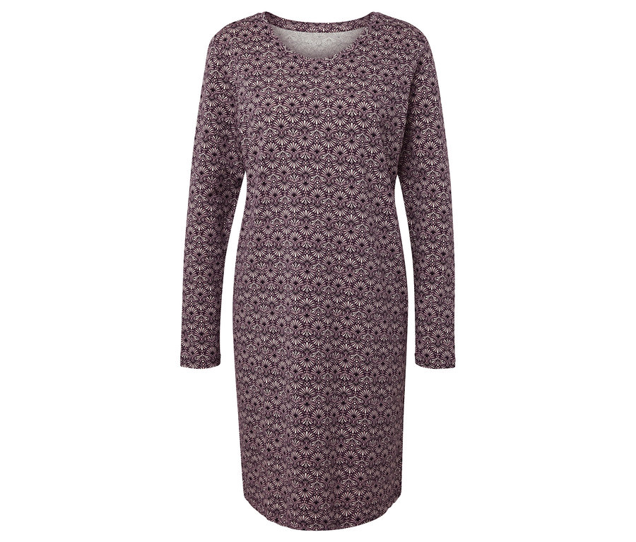 Ganzkörperansicht eines lila gemusterten, langärmeligen Kleides.