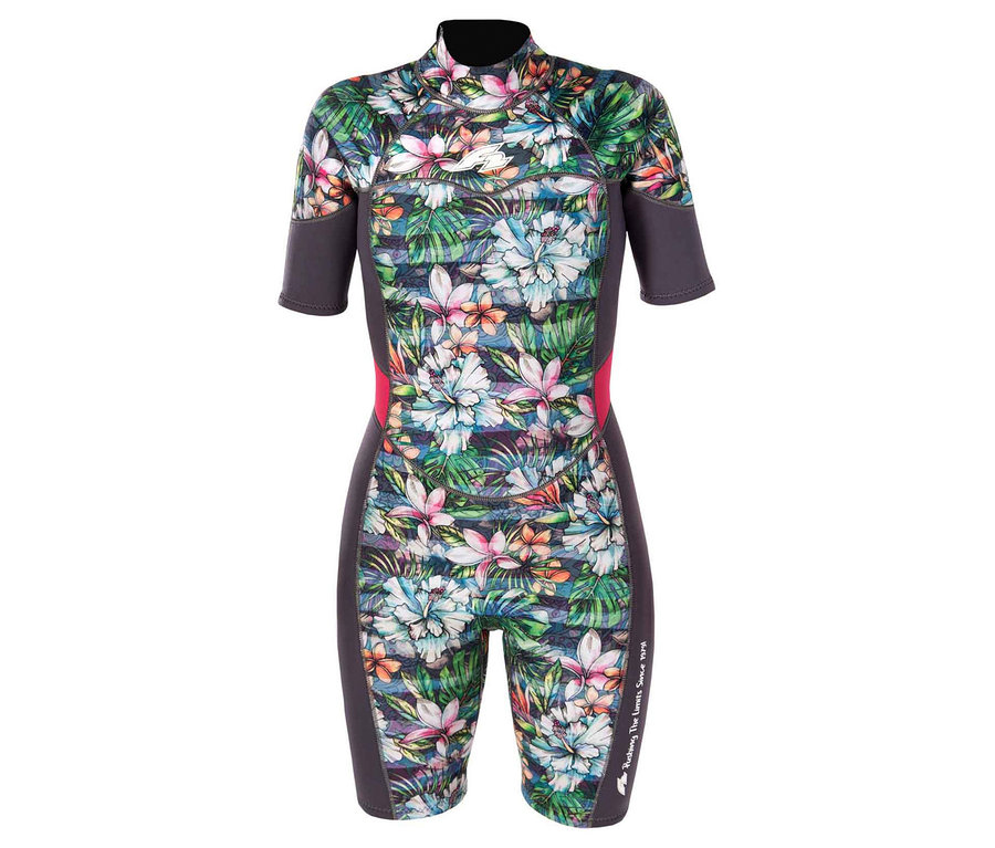 Der F2 Damen-Neoprenanzug »Happiness Shorty«, 3/2 mm ist mit einem Blumenmuster versehen und hat kurze Ärmel.