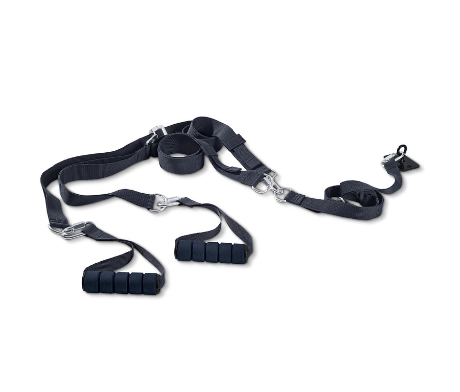 Schlingentrainer in Schwarz mit Griffen und Karabinern.