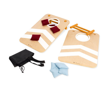 Zwei Pinolino Cornhole »Bennet« Spielsets mit roten und blauen Säckchen und einer schwarzen Tragetasche.
