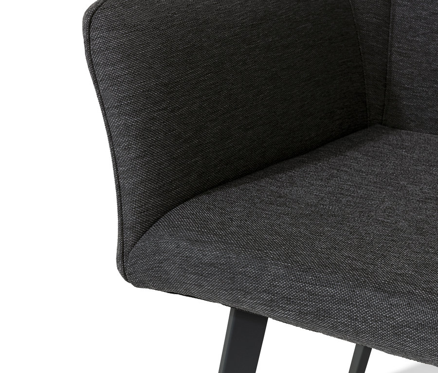 Detailaufnahme eines Dining-Sessels mit Quick-Dry-Foam und Outdoor-Tex-Bezug.