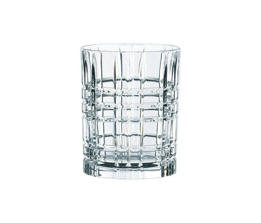 Ein einzelner leerer Nachtmann Tumbler »Highland« mit einem geometrischen Reliefmuster.