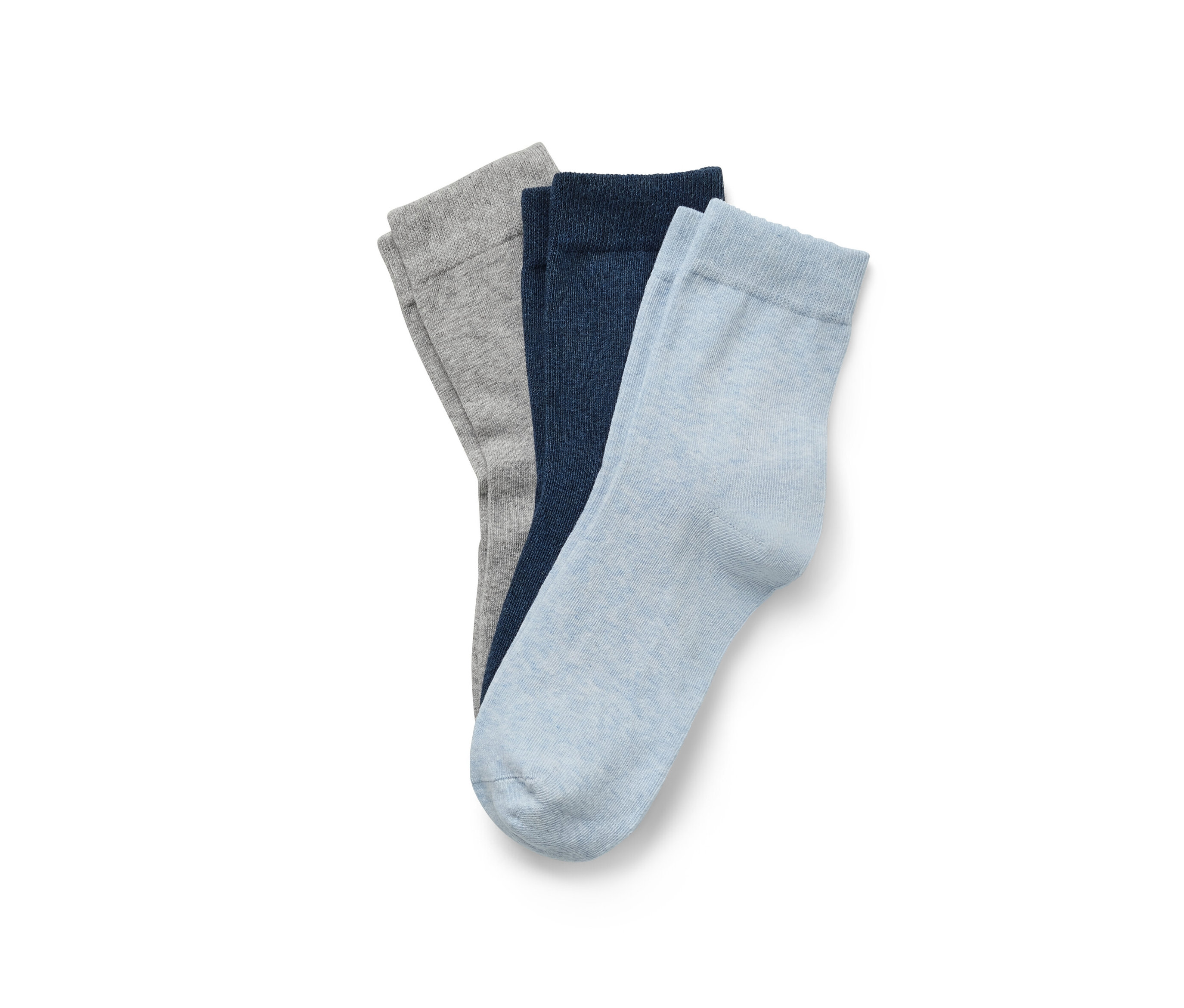 Drei Paar Socken in Grau, Dunkelblau und Hellblau.