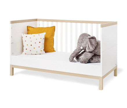 Pinolino Babybett »Light« mit Stofftier Elefant und zwei Kissen.