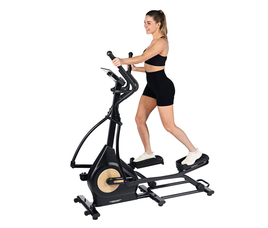 Frau trainiert auf Elliptical Ergometer FitWheel Pro.
