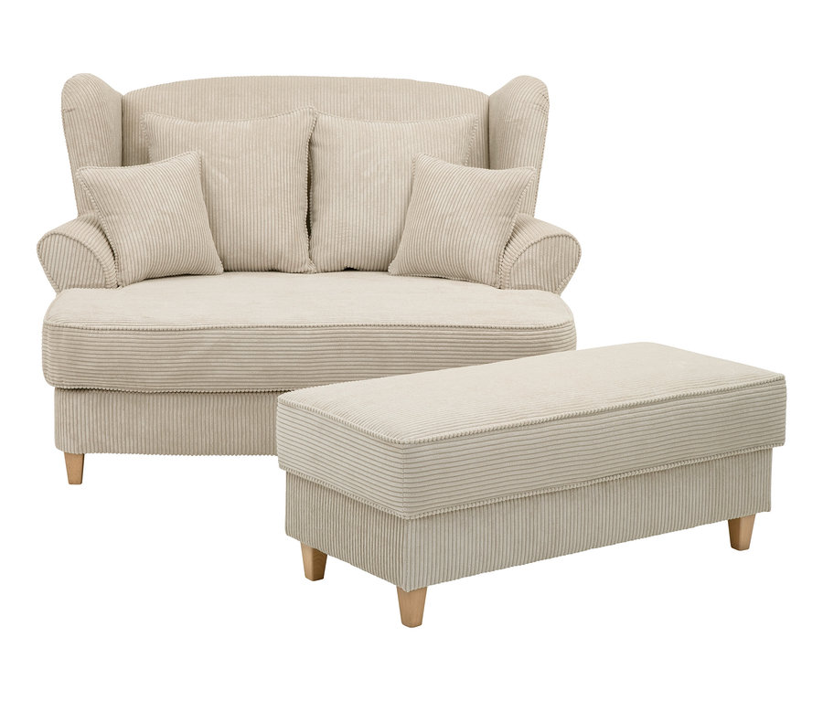 Beige aufklappbare Hockerbank mit Stauraum neben beigem XXL-Ohrensessel »Harvard« aus Cordstoff.