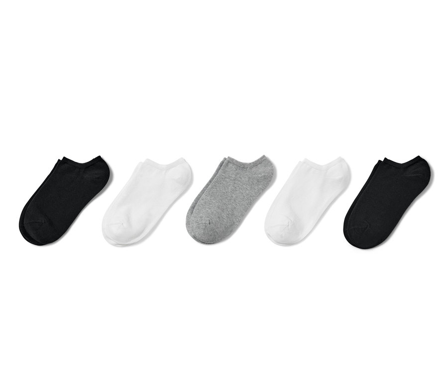 Schwarze, weiße und graue 5 Paar Sneakersocken.