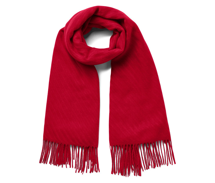 Ein roter Schal mit Fransen auf weißem Hintergrund.