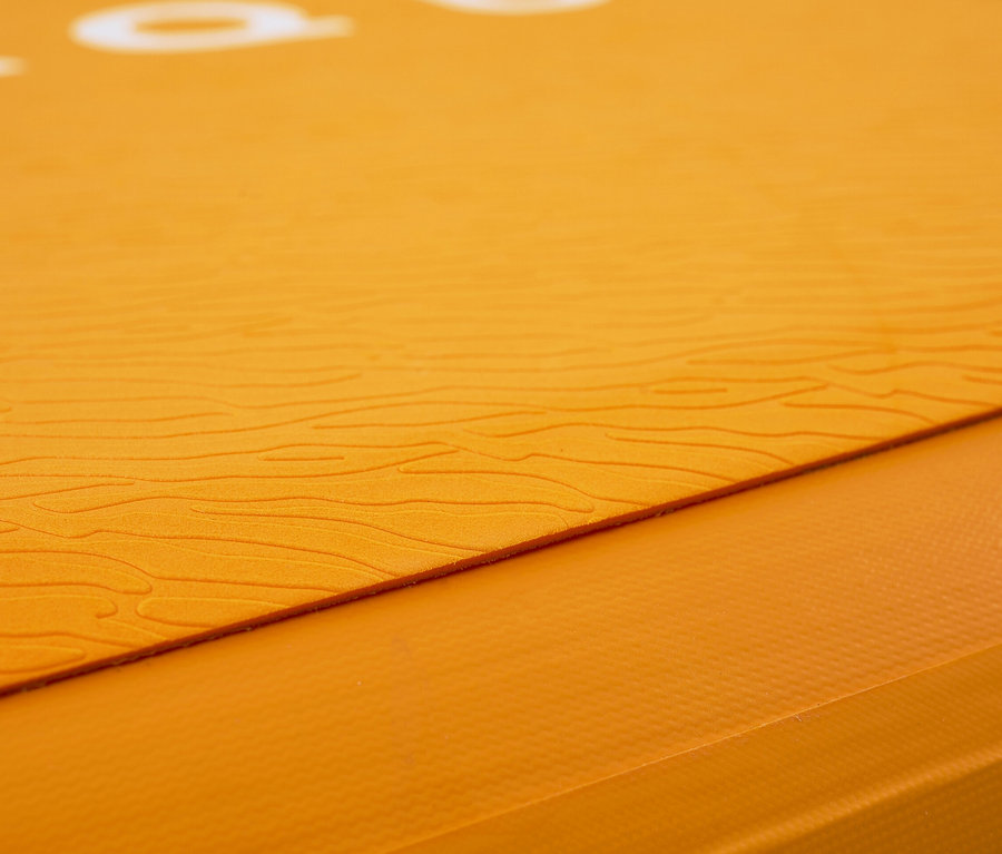Detailaufnahme eines orangefarbenen Aqua Marina SUP Boards »Fusion« 10'10".