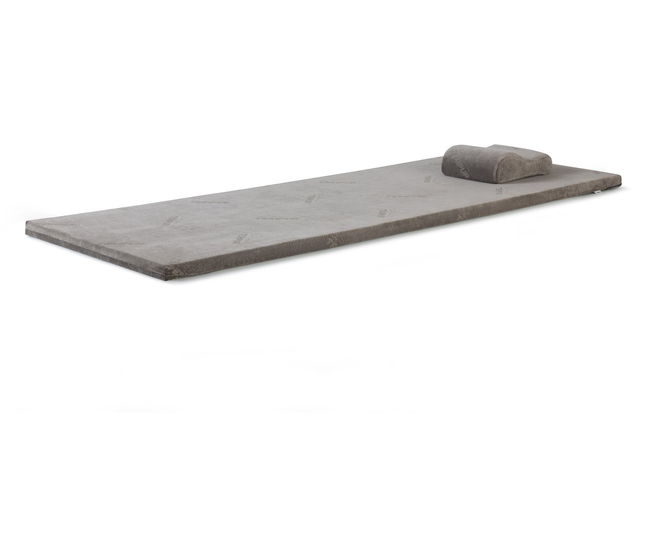 Graues TEMPUR® Reiseset, bestehend aus einer Matratze und einem Nackenkissen, auf einem weißen Hintergrund.