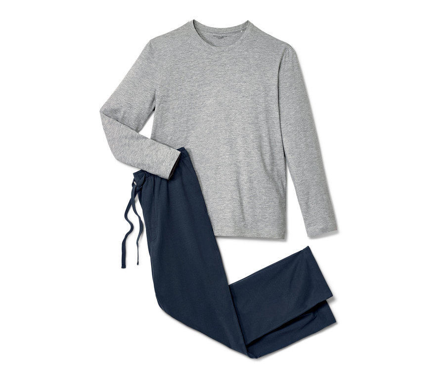 Graues Langarmshirt und blaue Pyjamahose.