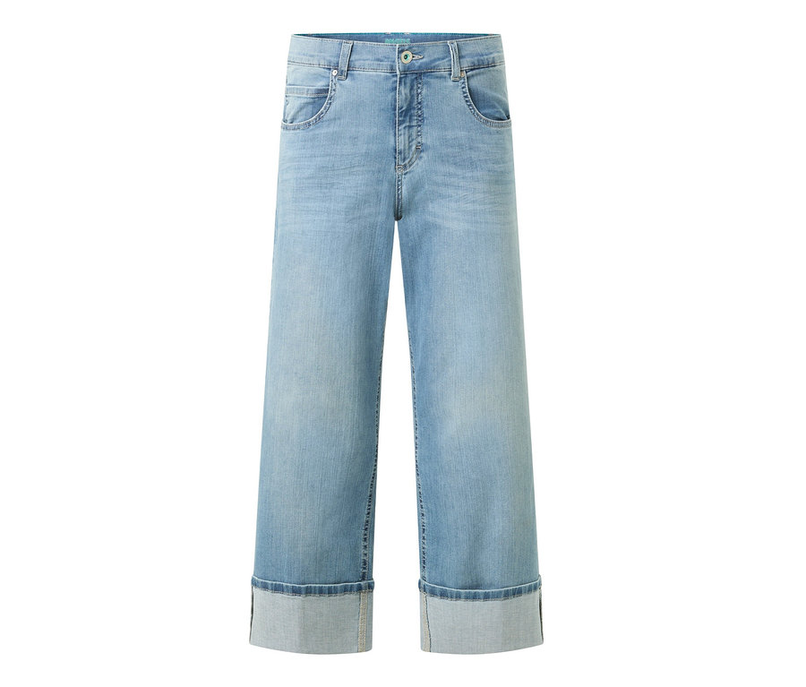 Hellblaue Angels Jeans »Linn Turn Up« im Comfort Fit mit umgeschlagenem Beinabschluss.