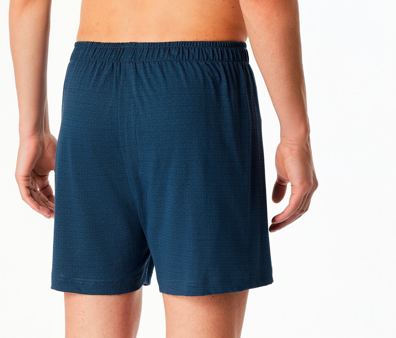 Mann von hinten mit 2 SCHIESSER Boxershorts in Blau.