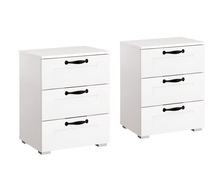 Zwei weiße rauch Nachttische »Cottage« mit drei Schubladen und schwarzen Griffen.