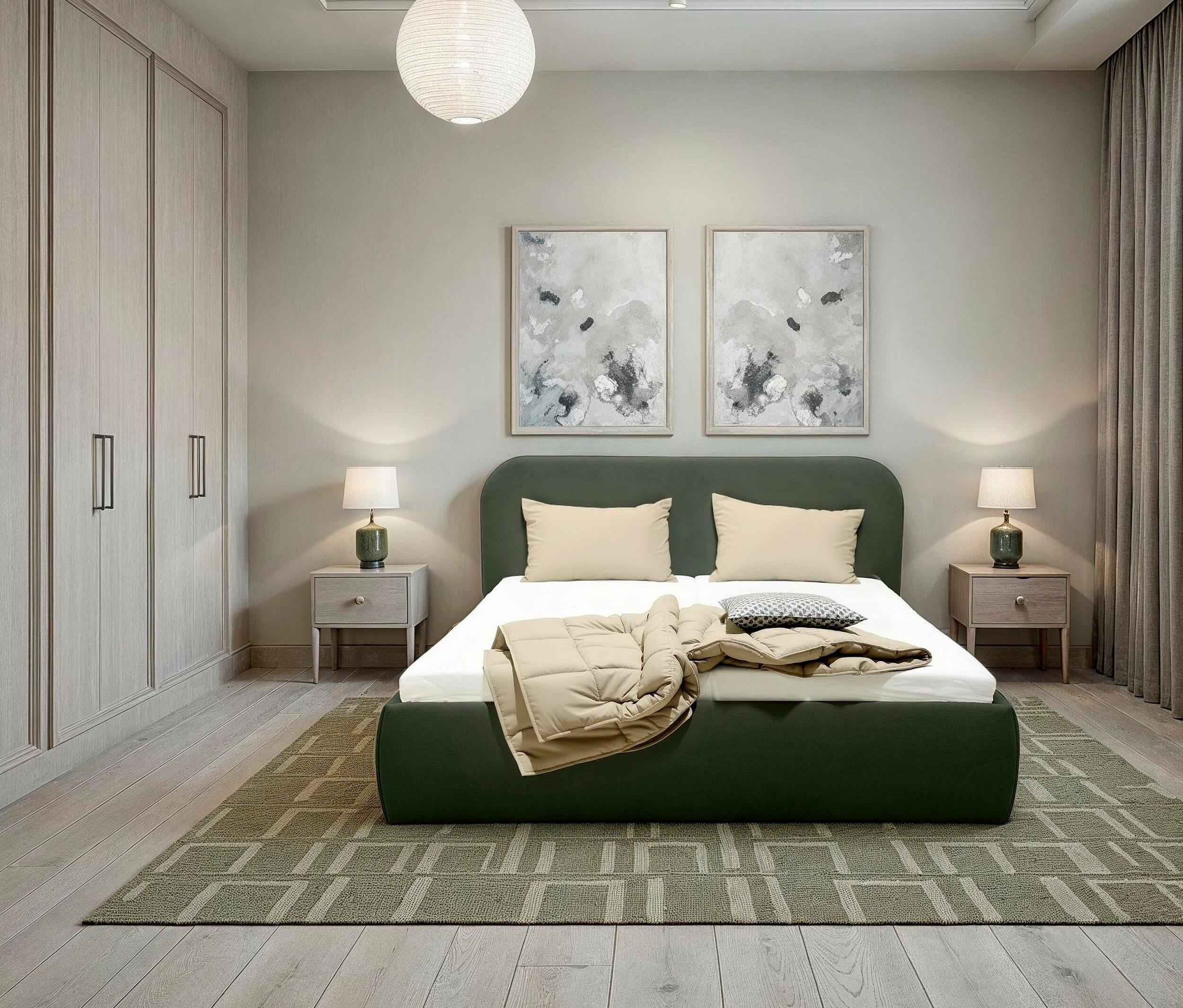 Schlafzimmer mit grünem Bett, beigen Kissen und Decke, zwei Nachttischen mit Lampen und einem Schrank.