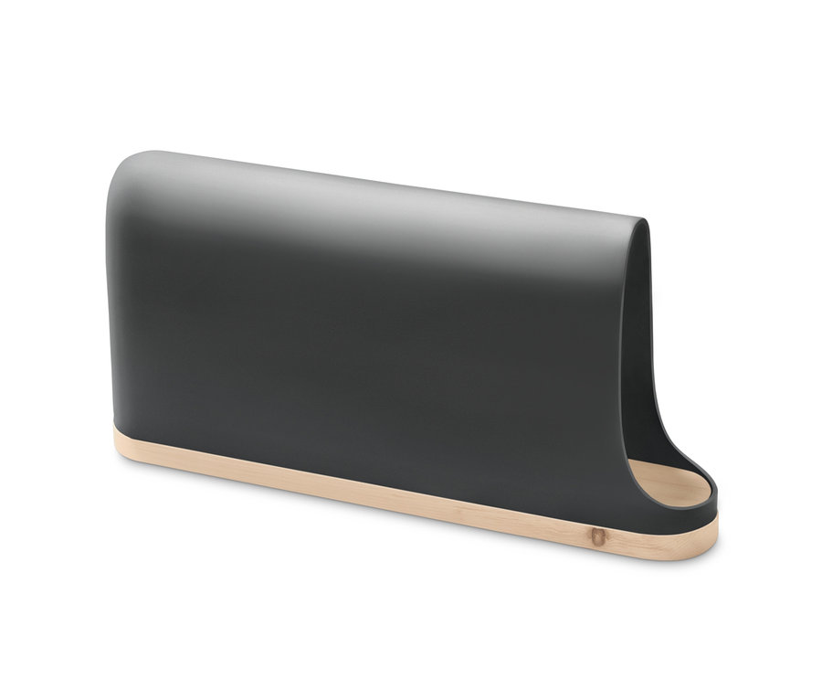 Graue strahlenabschirmende Handyhalterung mit Zirbenholzboden.