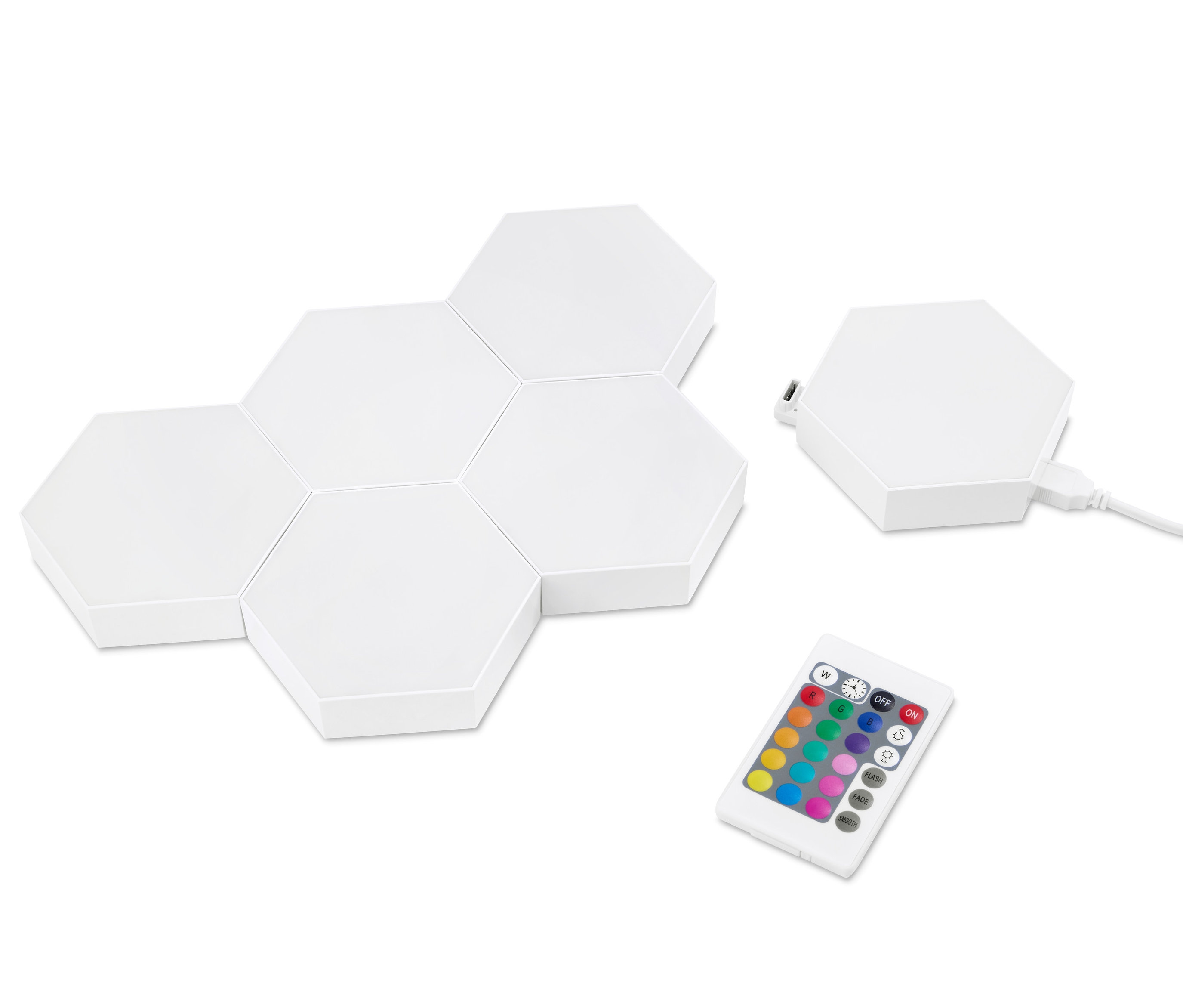 Sechs LED-Panels und eine Fernbedienung liegen auf einer weißen Oberfläche.