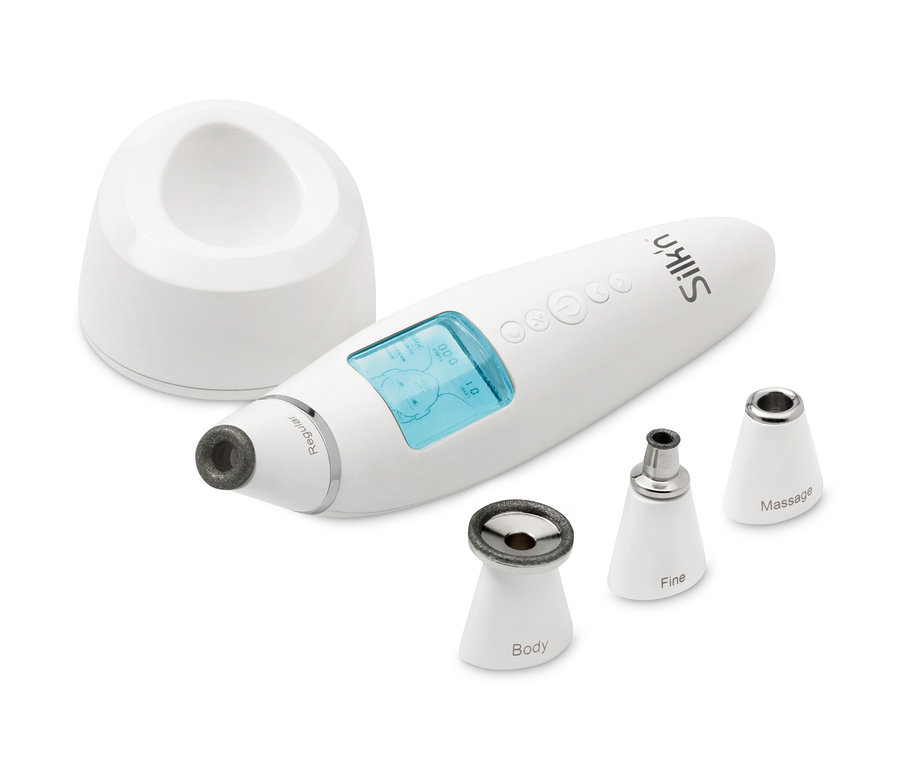 Nahaufnahme des weißen Silk’n-Mikrodermabrasionsgeräts »ReVit Prestige« mit verschiedenen Aufsätzen.