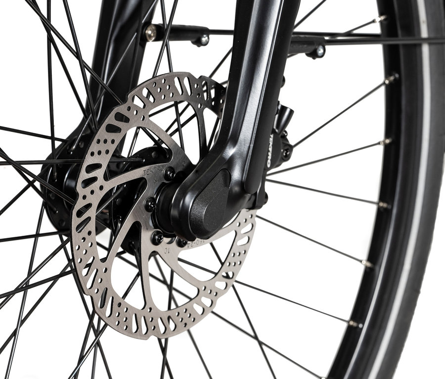 Detailaufnahme vom Vorderrad eines HAWK E-TREKKING 500 GENT.