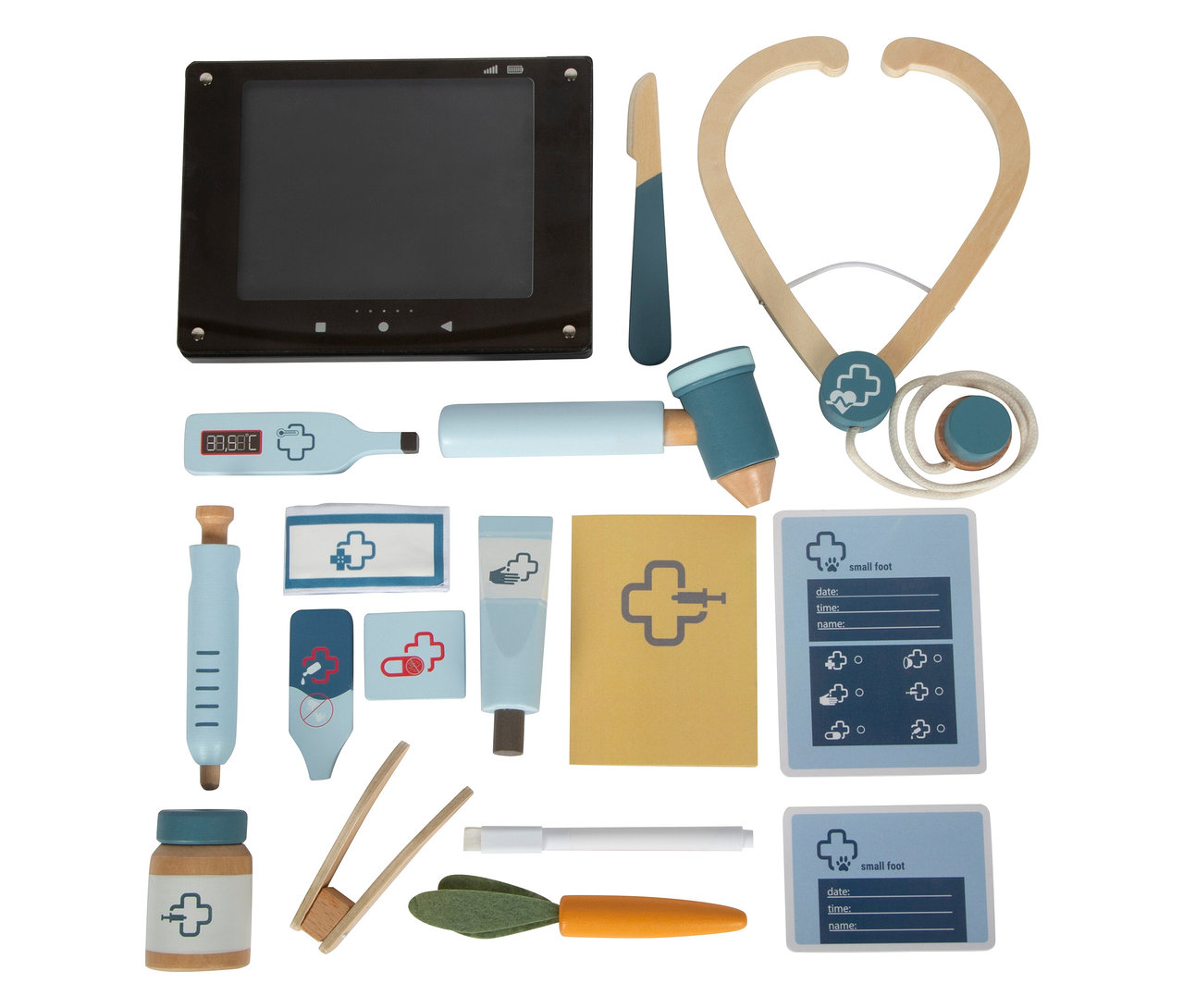 Nahaufnahme von Spielzeug-Arzt-Set inklusive small foot Tierarzt-Tasche mit Hase, mit Stethoskop, Tablet, Thermometer, Spritze und Medikamenten.