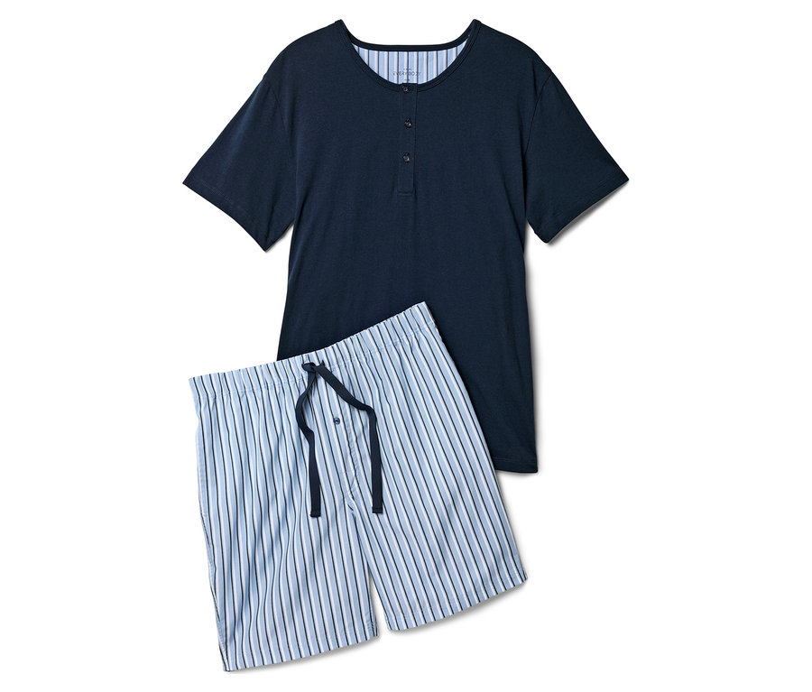 Marineblaues Schlafanzugoberteil mit Knopfleiste und gestreifte, kurze Schlafanzughose mit Kordelzug.
