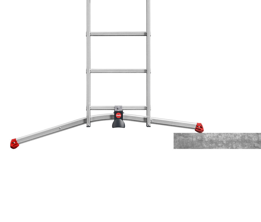 Eine silberne Leiter steht auf einem Betonklotz.