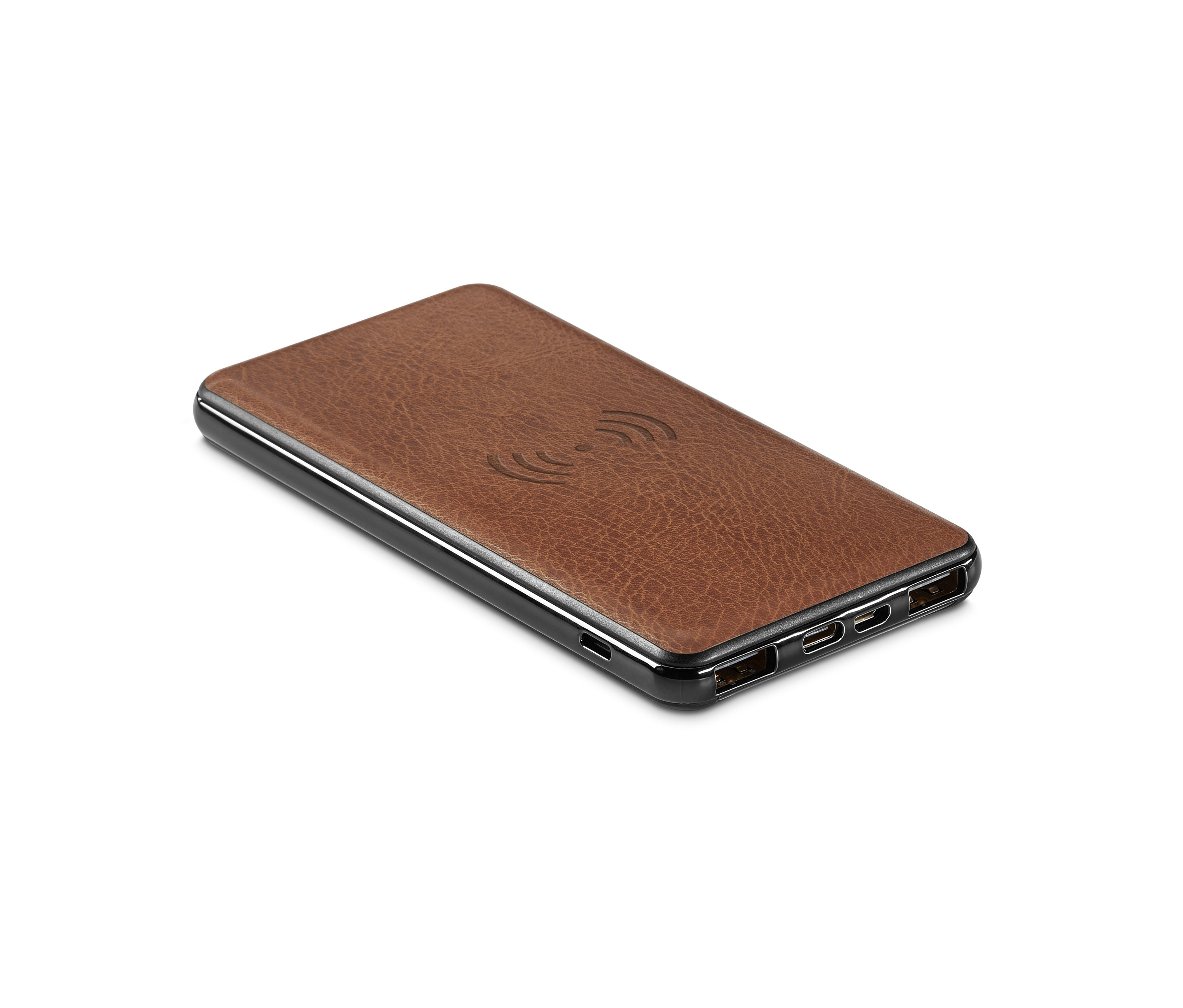 Eine braune, kabellose Powerbank und ein Ladegerät auf einem weißen Hintergrund.