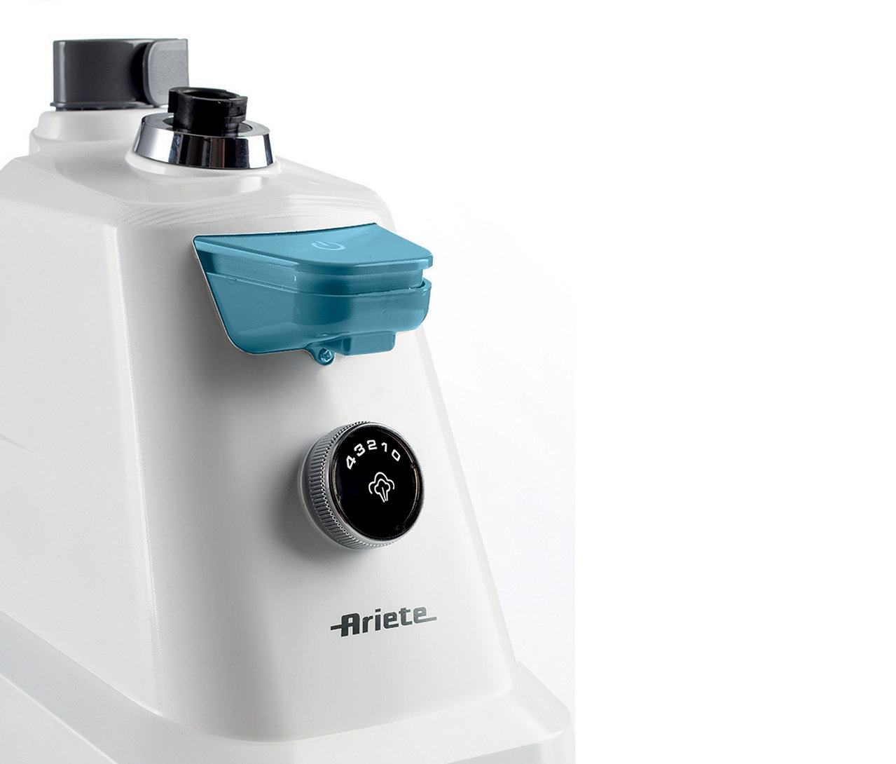 Detailansicht eines weißen Ariete Dampfglätters »Steam Jet Pro«.