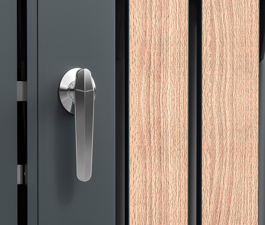 Detailansicht einer grauen Mülltonnenbox mit Blumenkasten (3er), Chromgriff und Holzlamellen.