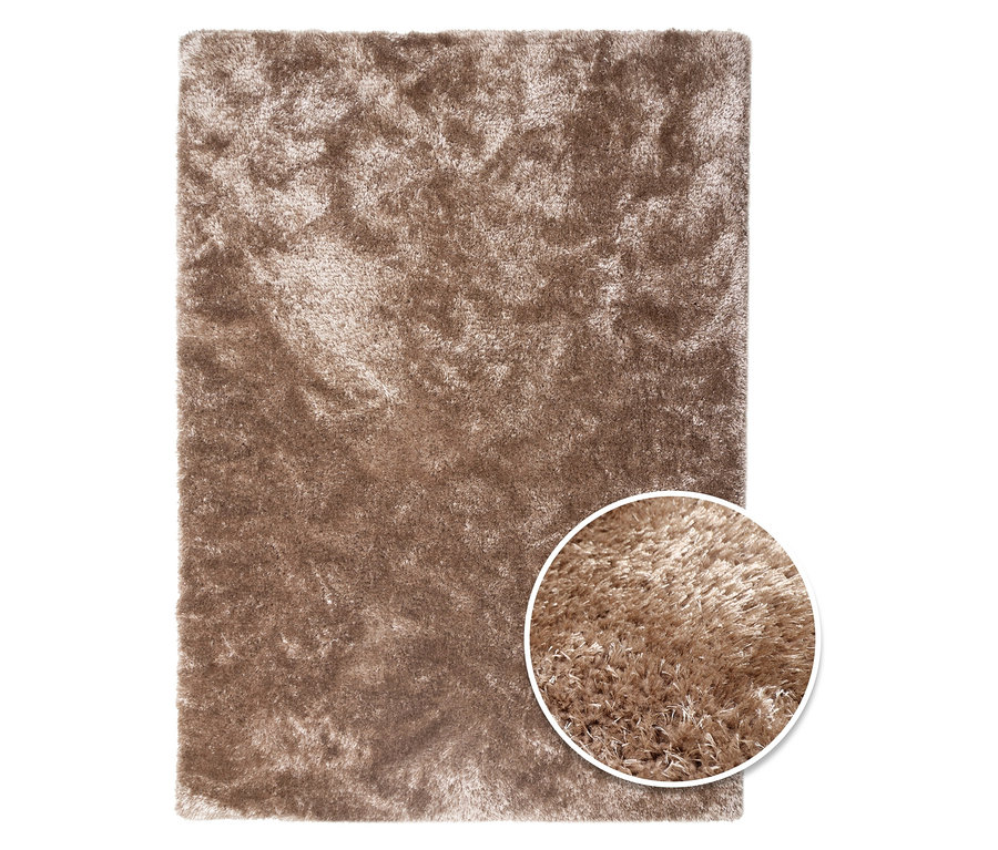 Nahaufnahme eines hellbraunen »Silky« Teppichs.