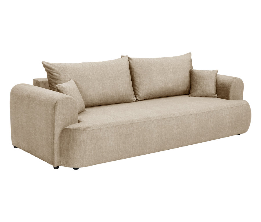 Beiges Sofa mit drei Kissen und abgerundeten Armlehnen.