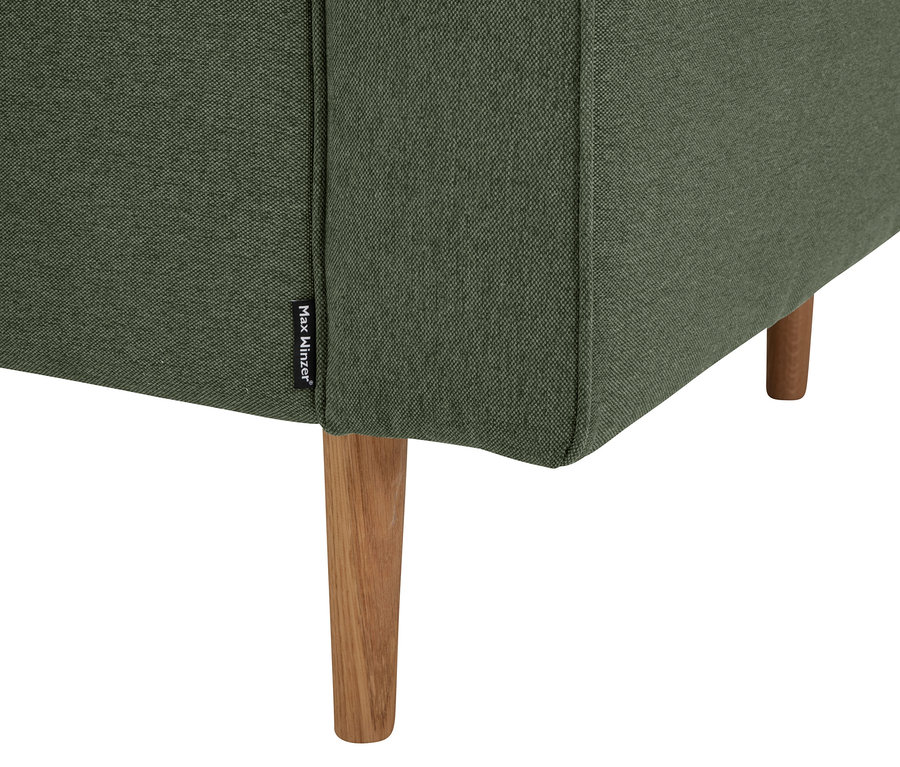 Detailansicht von Sessel »Jules«, grün, mit Holzbeinen.