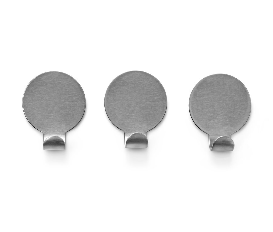 Drei silberne Haken.