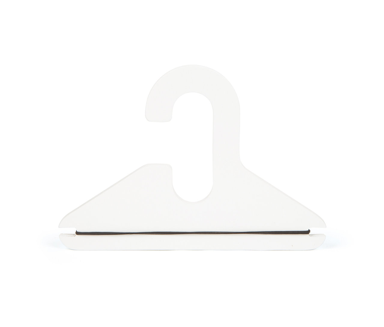 Ein leerer, weißer Kleiderbügel.